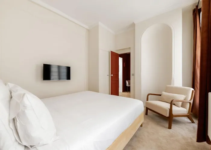 Luxury 3 Bedrooms - 3 Bathrooms - Ac - Montmartre - Opera パリ